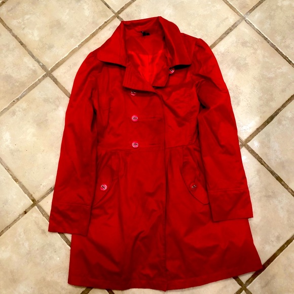 Red coat - Picture 2 of 4